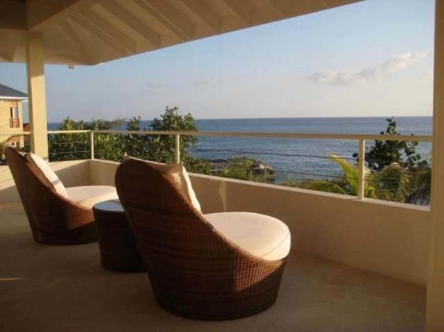 Hospitality Expert Little Waters Villa Негрил Екстер'єр фото