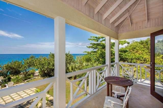 Hospitality Expert Little Waters Villa Негрил Екстер'єр фото