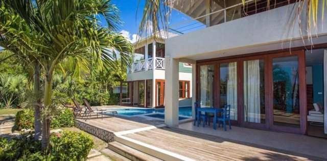 Hospitality Expert Little Waters Villa Негрил Екстер'єр фото